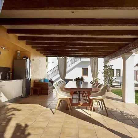 Luxury Ibiza With Stunning Views, 1311 Sant Carles de Peralta